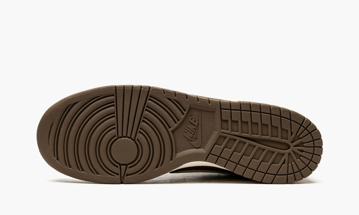 Dunk Low SP "Undefeated -  Canteen" - View 6