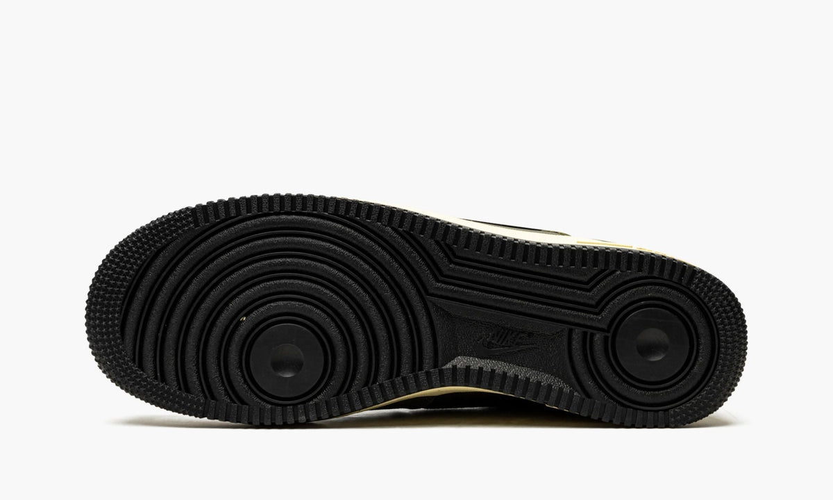 Air Force 1 Low SP "Undefeated - Ballistic" - Angle View 6