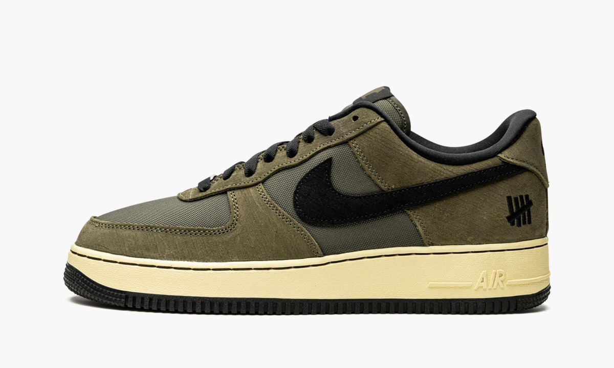 Air Force 1 Low SP "Undefeated - Ballistic" - Angle View 2