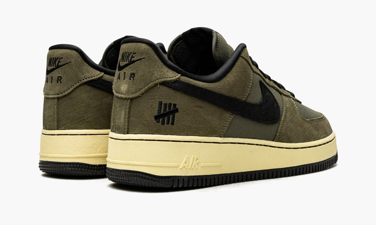 Air Force 1 Low SP "Undefeated - Ballistic" - Angle View 4