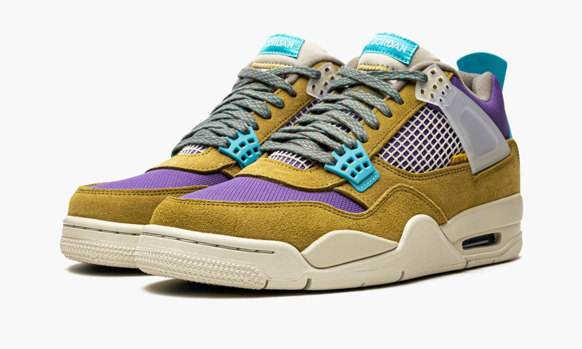 Air Jordan 4 Retro SP "Union 30th Anniversary - Desert Moss" - Angle View 3