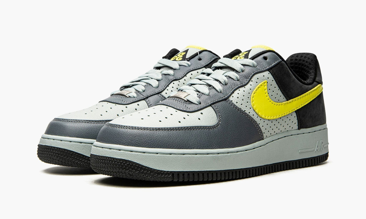 Air Force 1 Low Premium "Wildwind" - Angle View 3