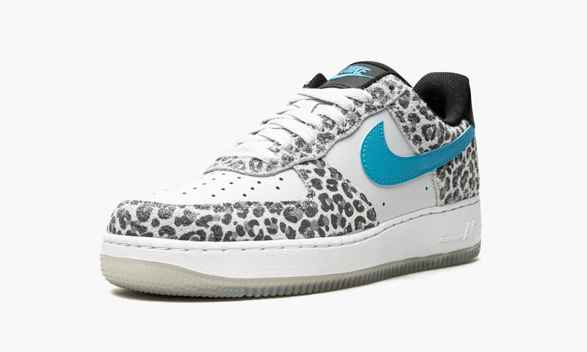 Air Force 1 Low "Snow Leopard" - Angle View 5