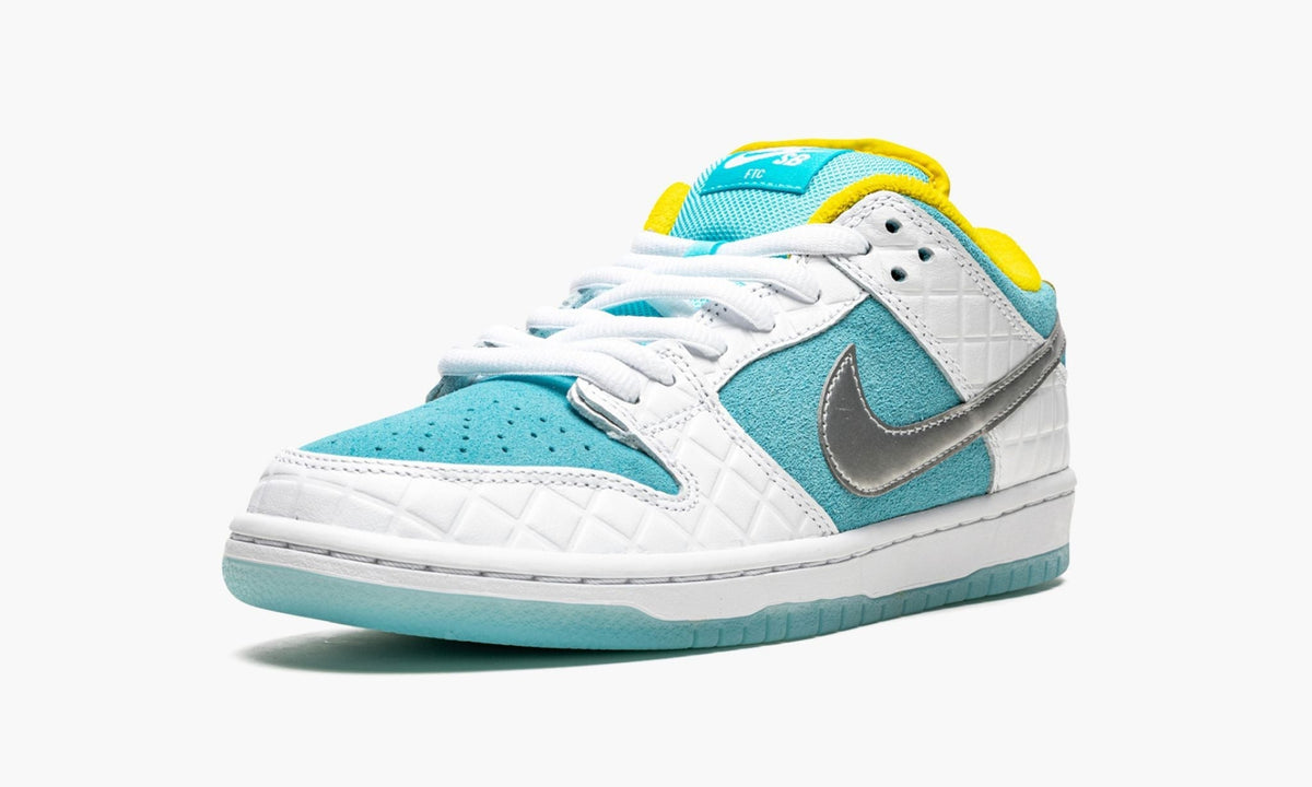 SB Dunk Low "FTC Lagoon Pulse" - View 5