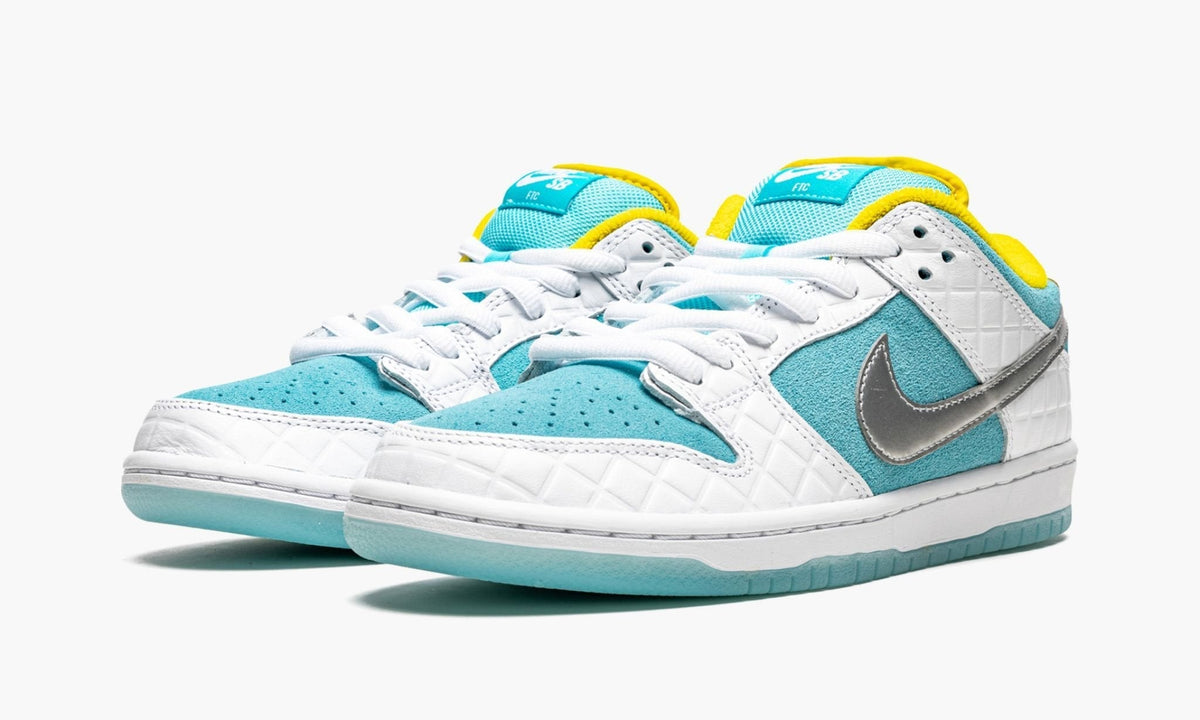 SB Dunk Low "FTC Lagoon Pulse" - View 3