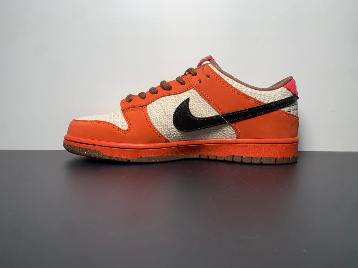 Nike Dunk Low Premium SB 'Un- Hemp' - View 2