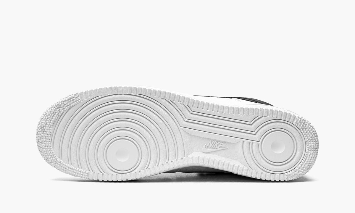 Air Force 1 High '07 "White / Black" - Angle View 6
