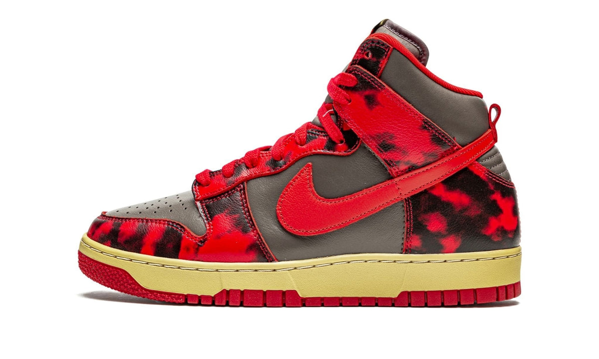 Dunk High 1985 SP "Acid Wash - Red" - View 1