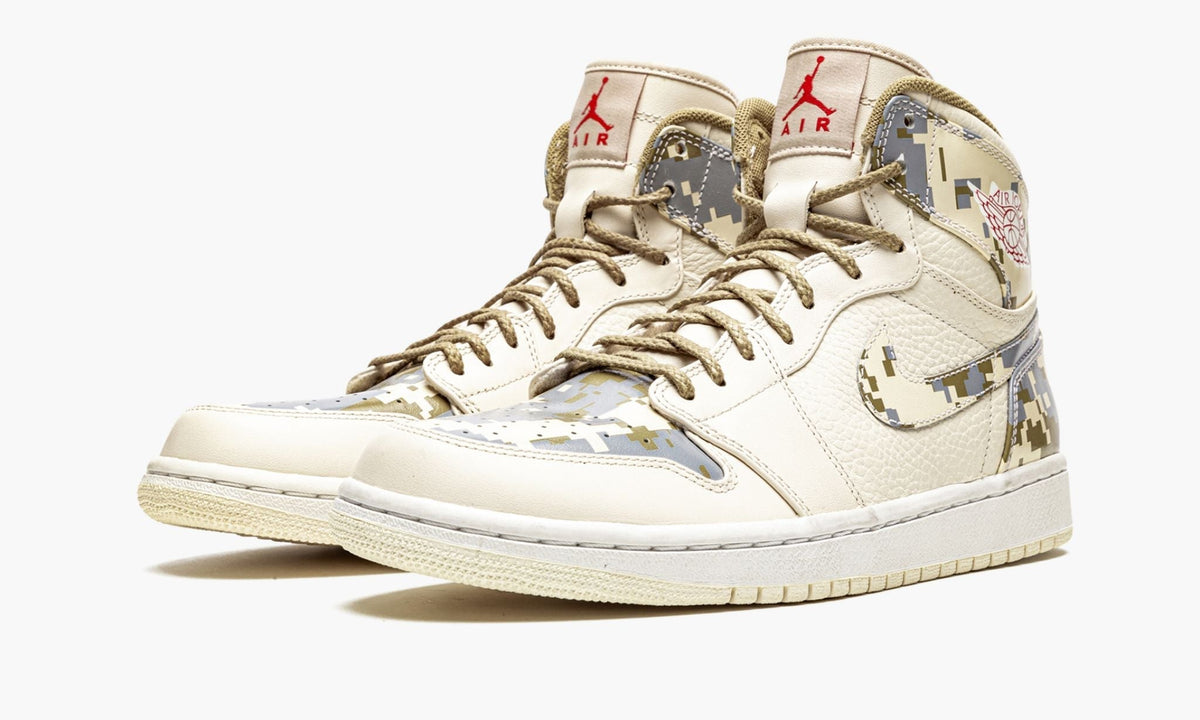 Air Jordan 1 Retro "Digi-Camo" - Angle View 3