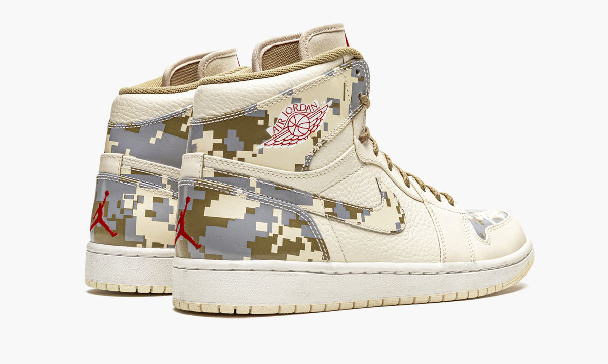 Air Jordan 1 Retro "Digi-Camo" - Angle View 4