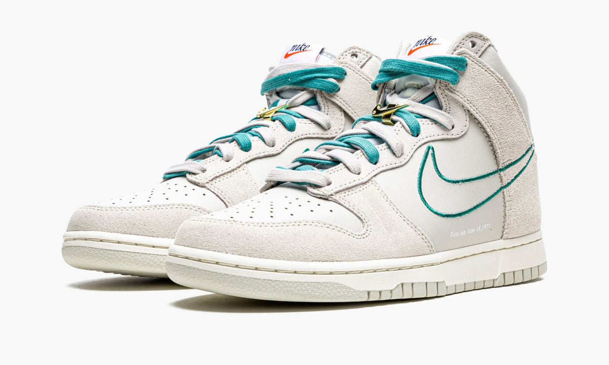 Dunk High SE "First Use - Green Noise" - View 3