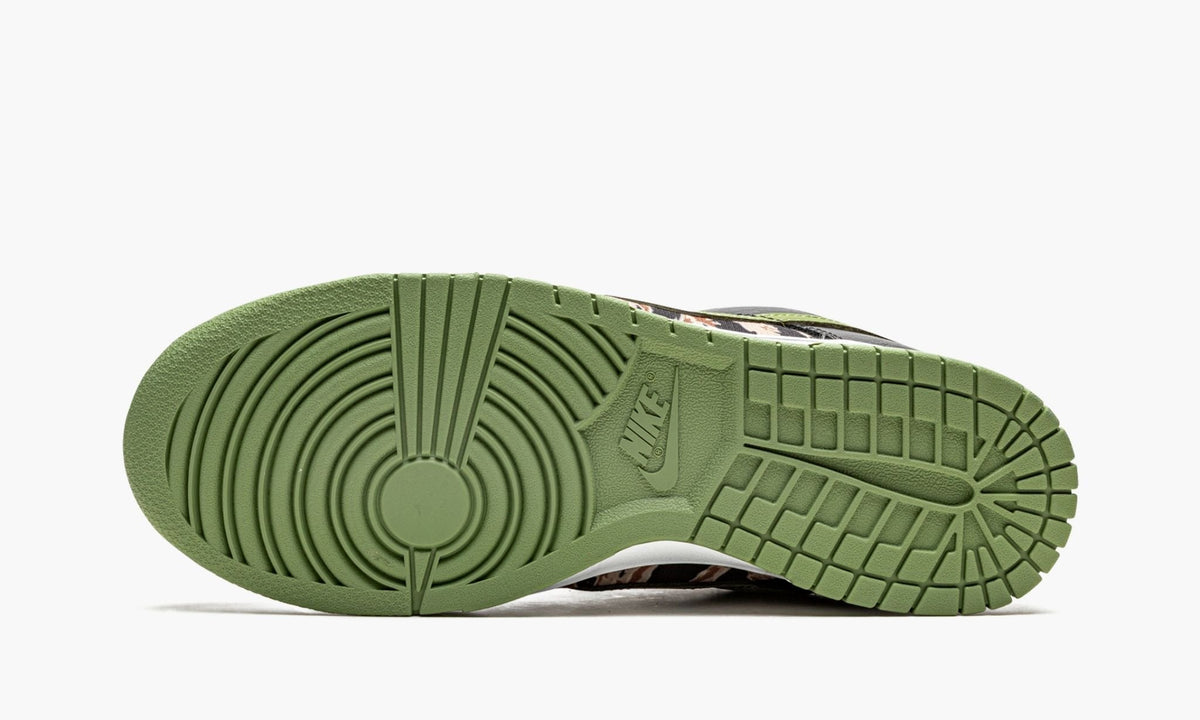 Dunk Low "Black Multi-Camo" - View 6