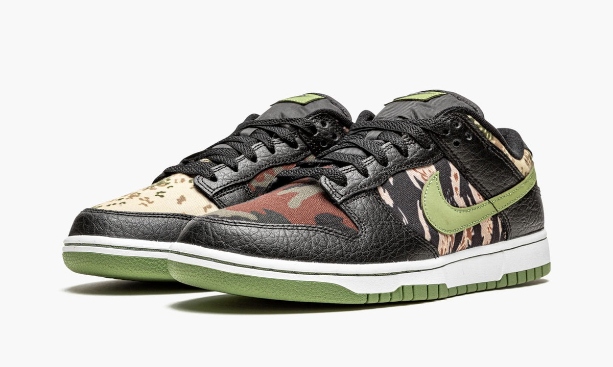 Dunk Low "Black Multi-Camo" - View 3