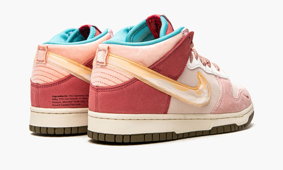 Dunk Mid "Social Status - Strawberry Chocolate" - View 4
