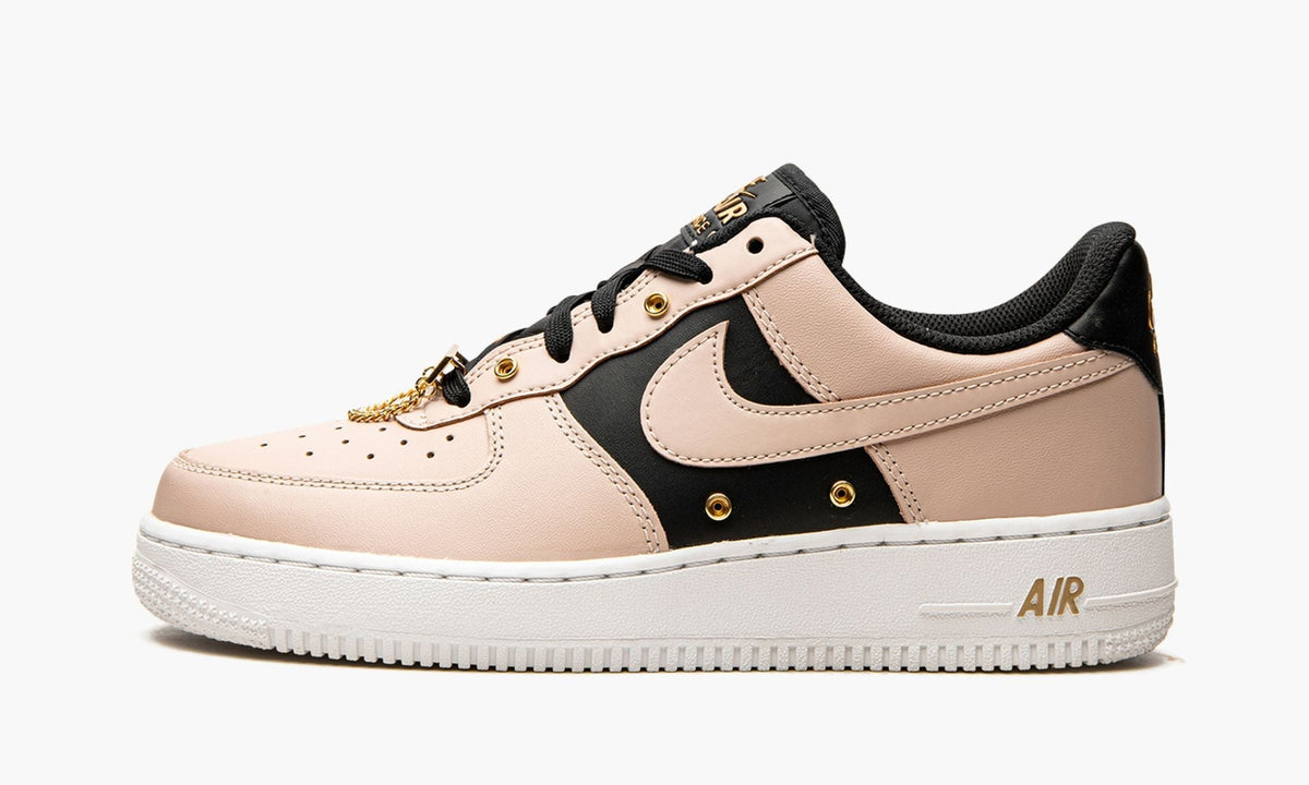 Air Force 1 Low PRM "Particle Beige / Gold Dubrae" - Angle View 2