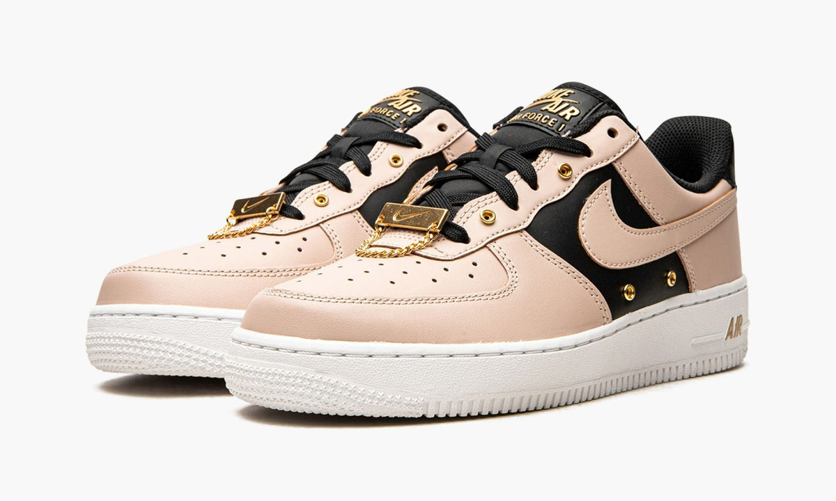 Air Force 1 Low PRM "Particle Beige / Gold Dubrae" - Angle View 3