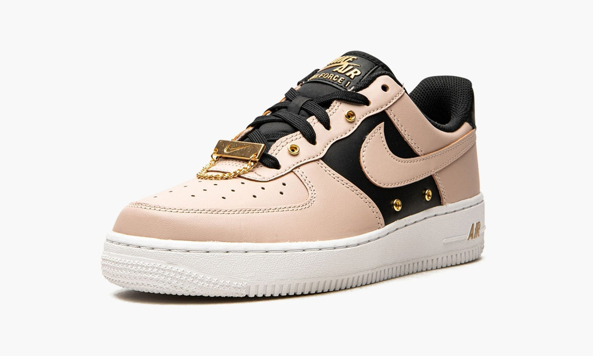 Air Force 1 Low PRM "Particle Beige / Gold Dubrae" - Angle View 5