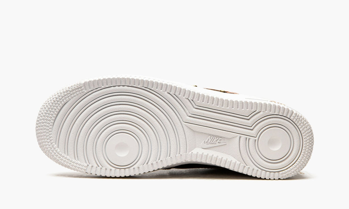 Air Force 1 Low PRM "Particle Beige / Gold Dubrae" - Angle View 6