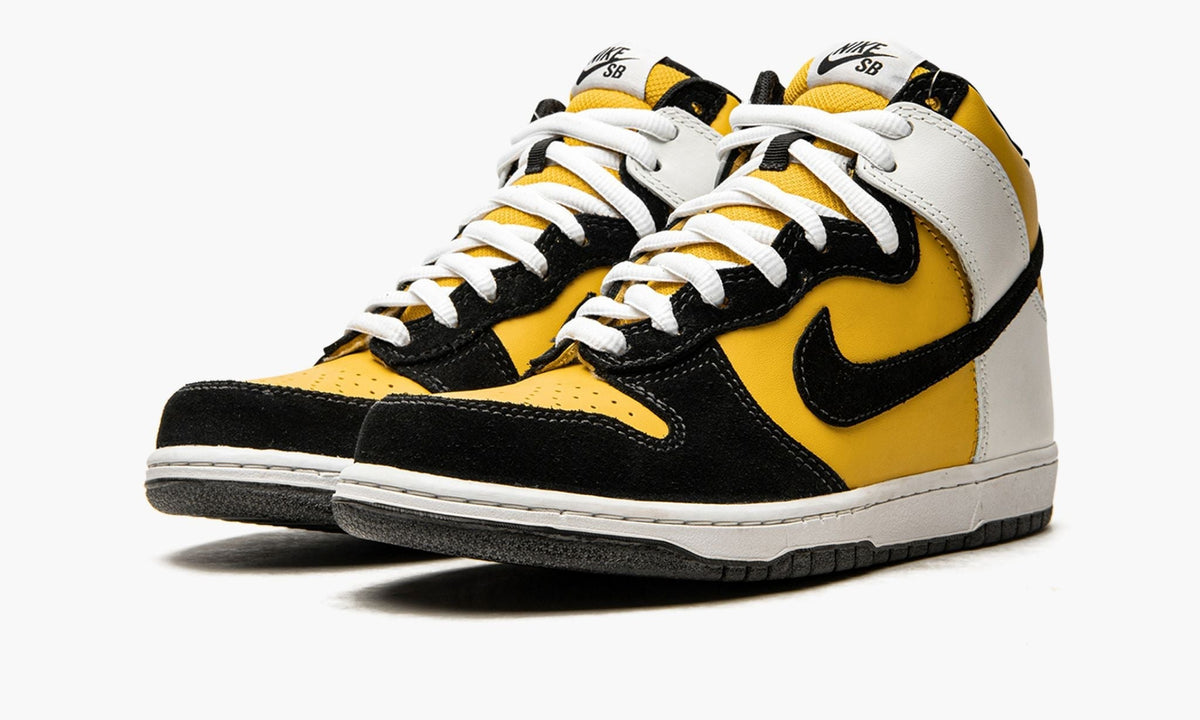 SB Dunk High "EMB" - View 3