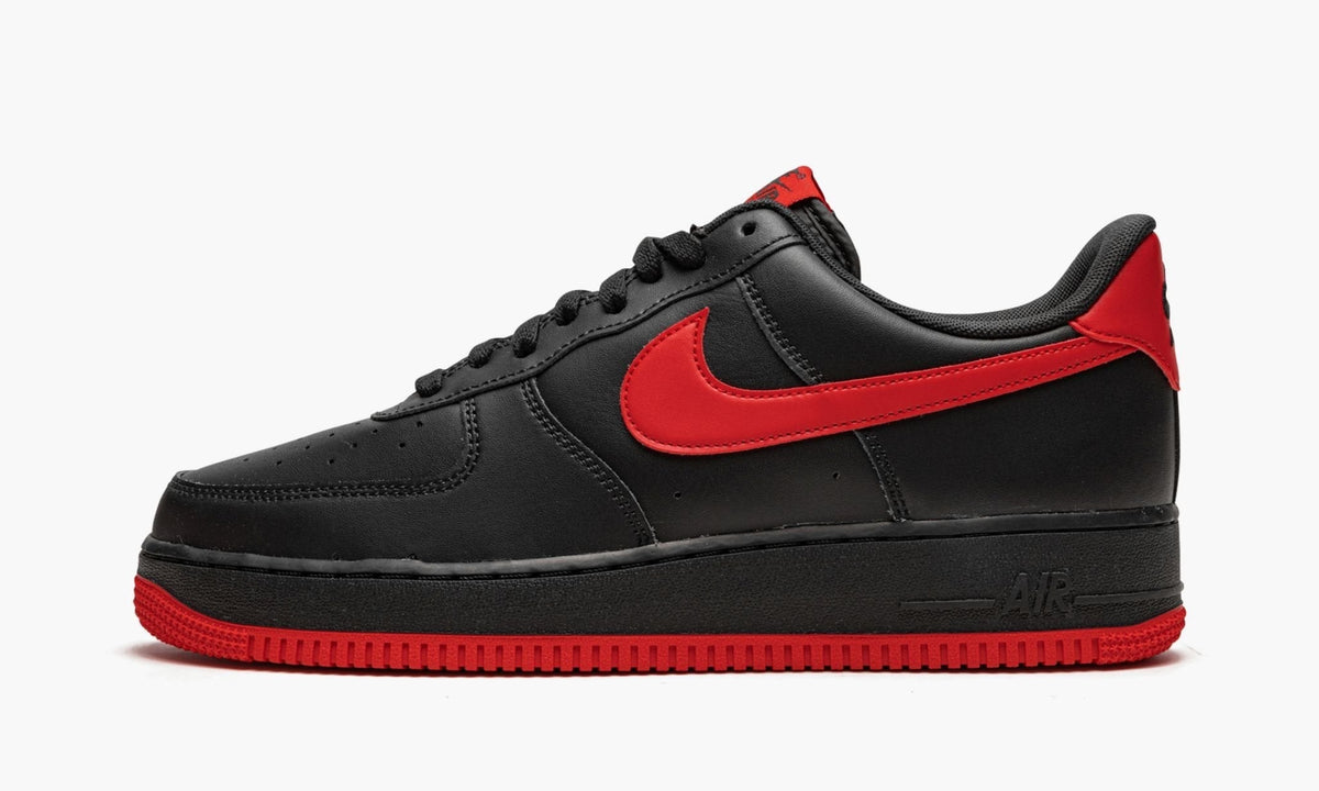 Air Force 1 Low '07 "Bred" - Angle View 2