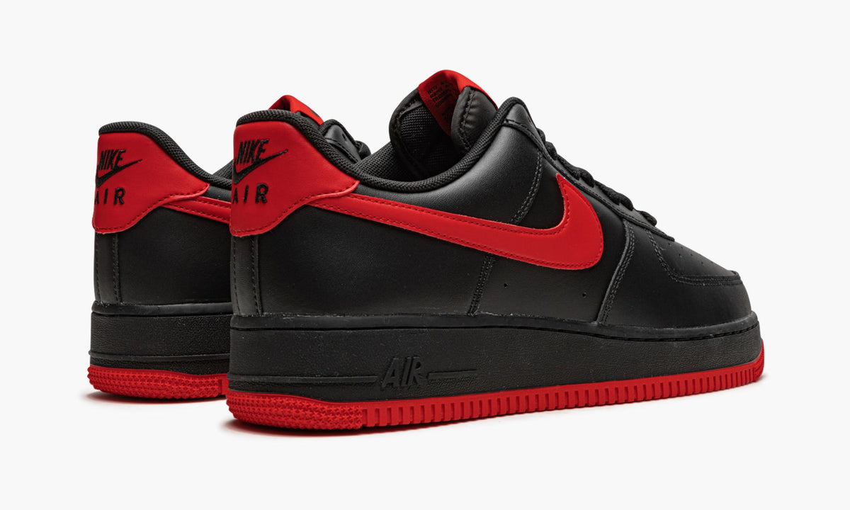 Air Force 1 Low '07 "Bred" - Angle View 4