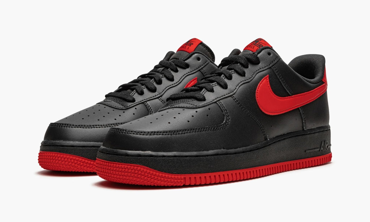 Air Force 1 Low '07 "Bred" - Angle View 3