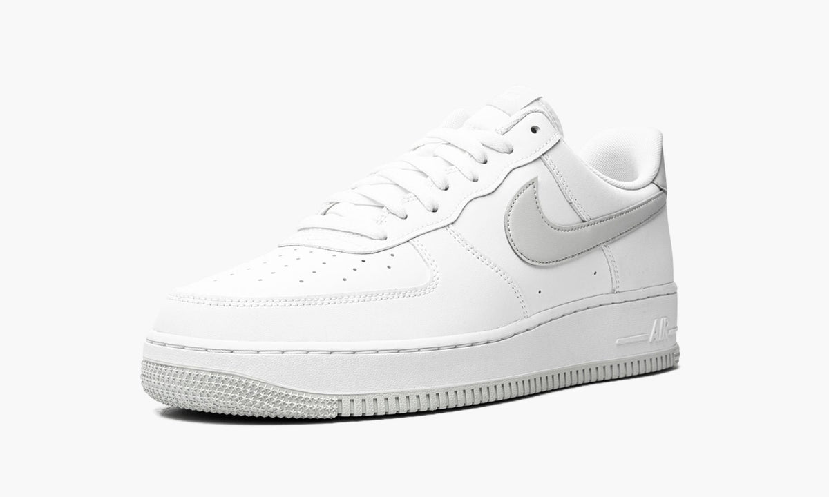 Air Force 1 '07 "Pure Platinum" - Angle View 5