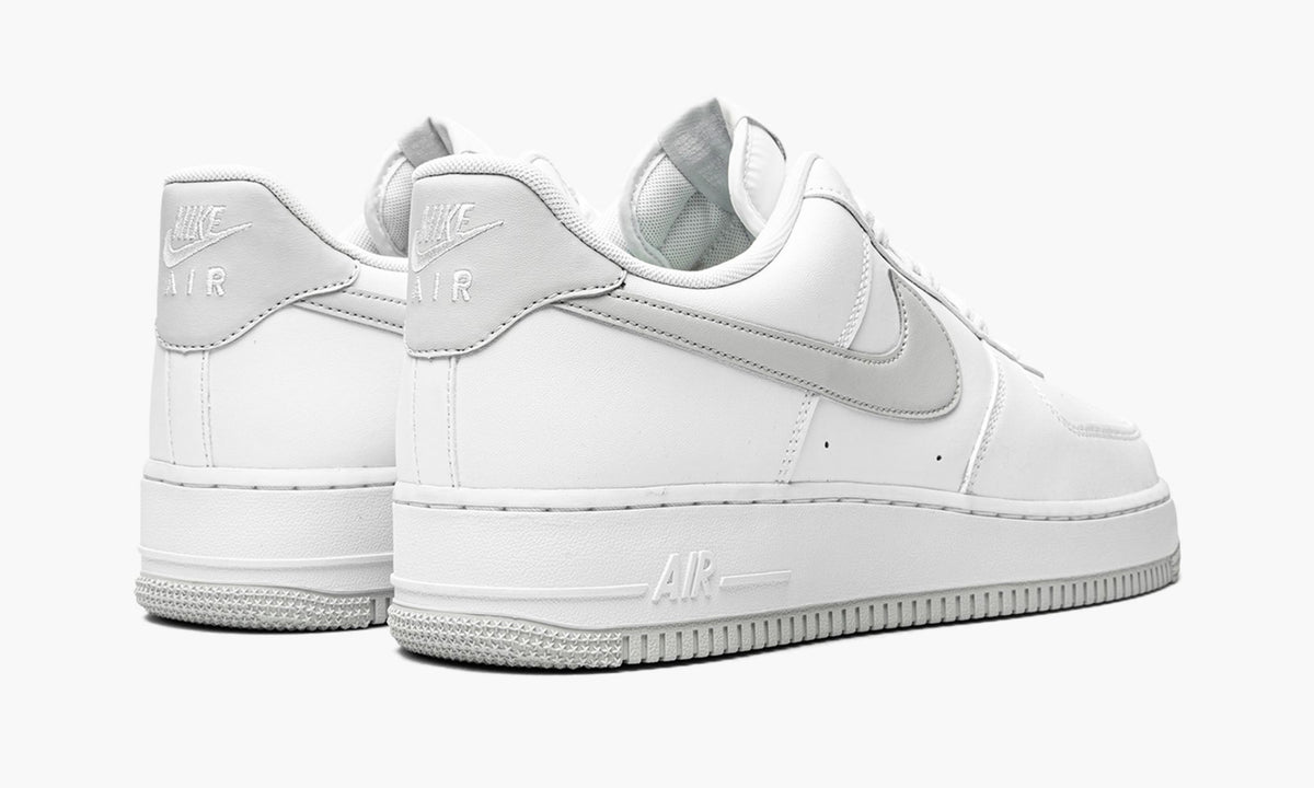 Air Force 1 '07 "Pure Platinum" - Angle View 4