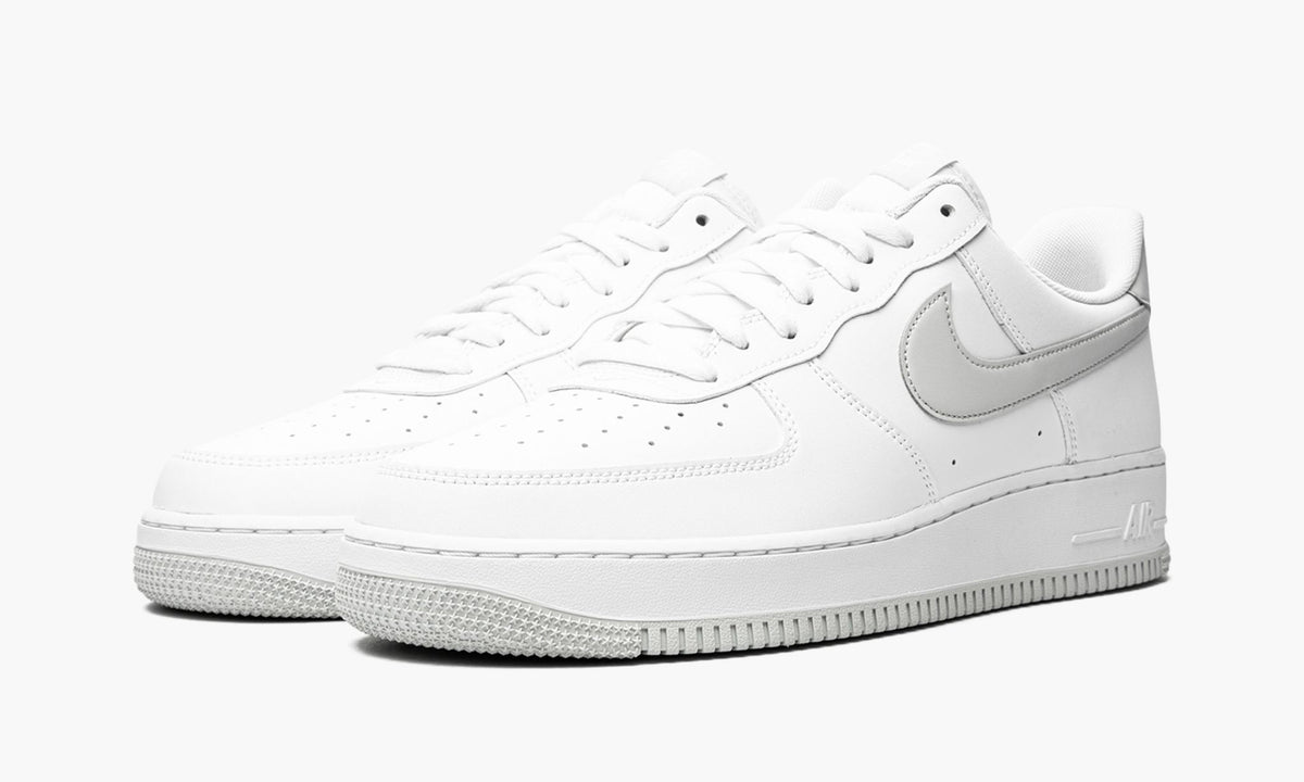 Air Force 1 '07 "Pure Platinum" - Angle View 3