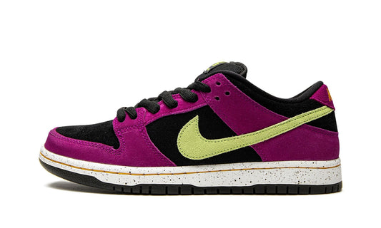 SB Dunk Low "ACG Terra Red Plum" - View 1