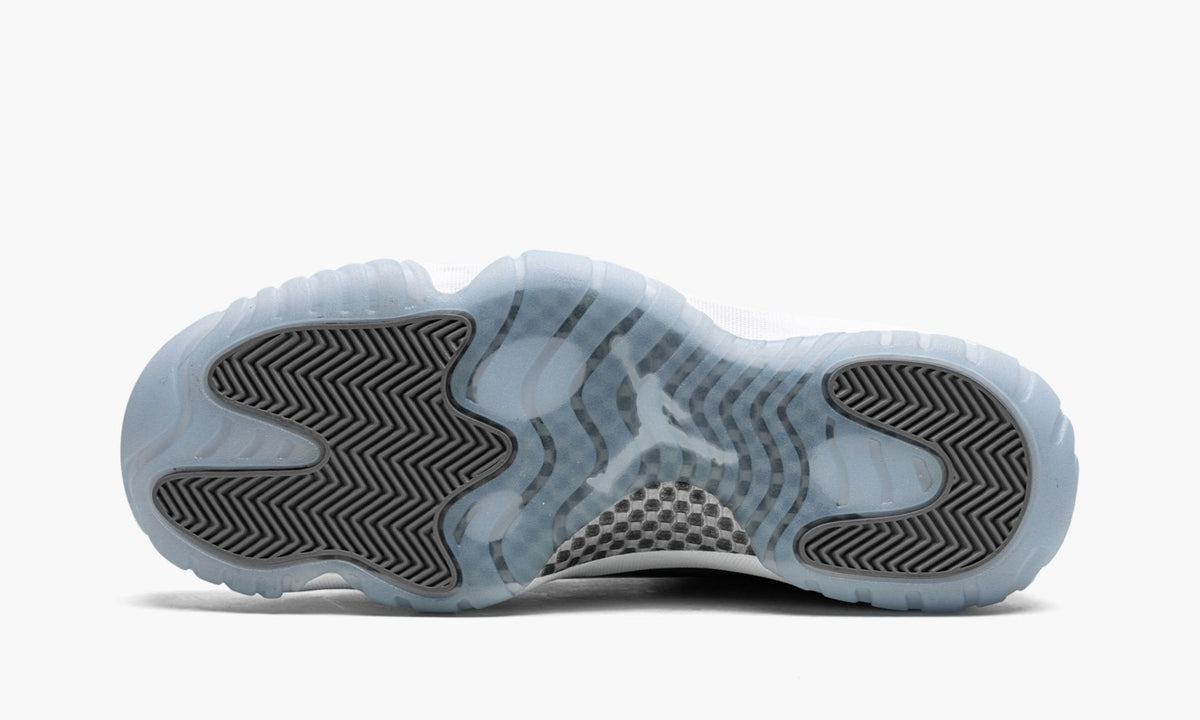 Air Jordan 11 Retro "Cool Grey 2021" - Angle View 6