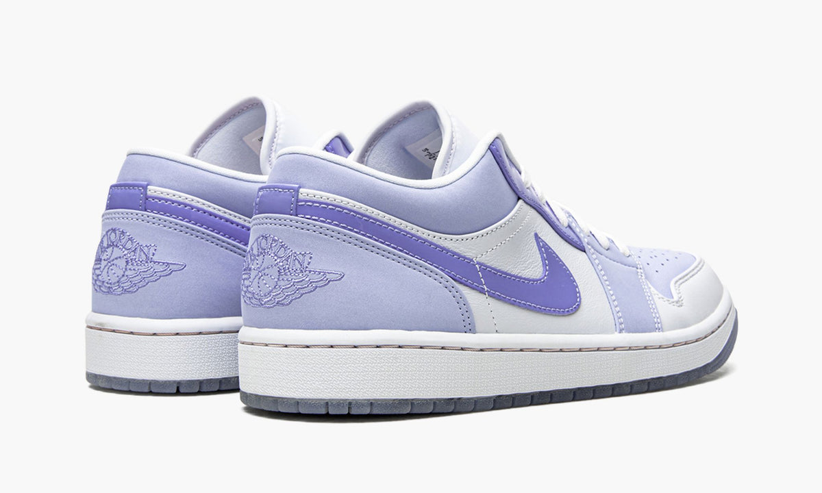 Jordan 1 Low SE "Mighty Swooshers" - Angle View 4