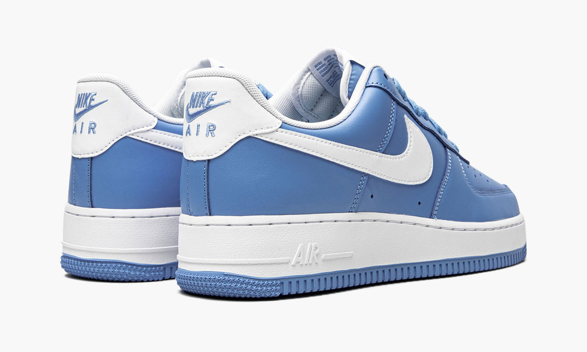 AIR FORCE 1 '07 "UNC" - Angle View 4