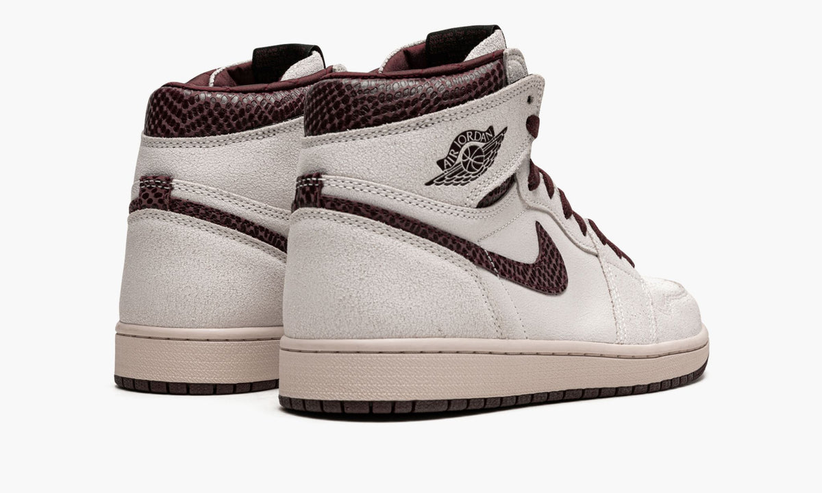 AIR JORDAN 1 HIGH OG "A Ma Maniere x" - Angle View 4