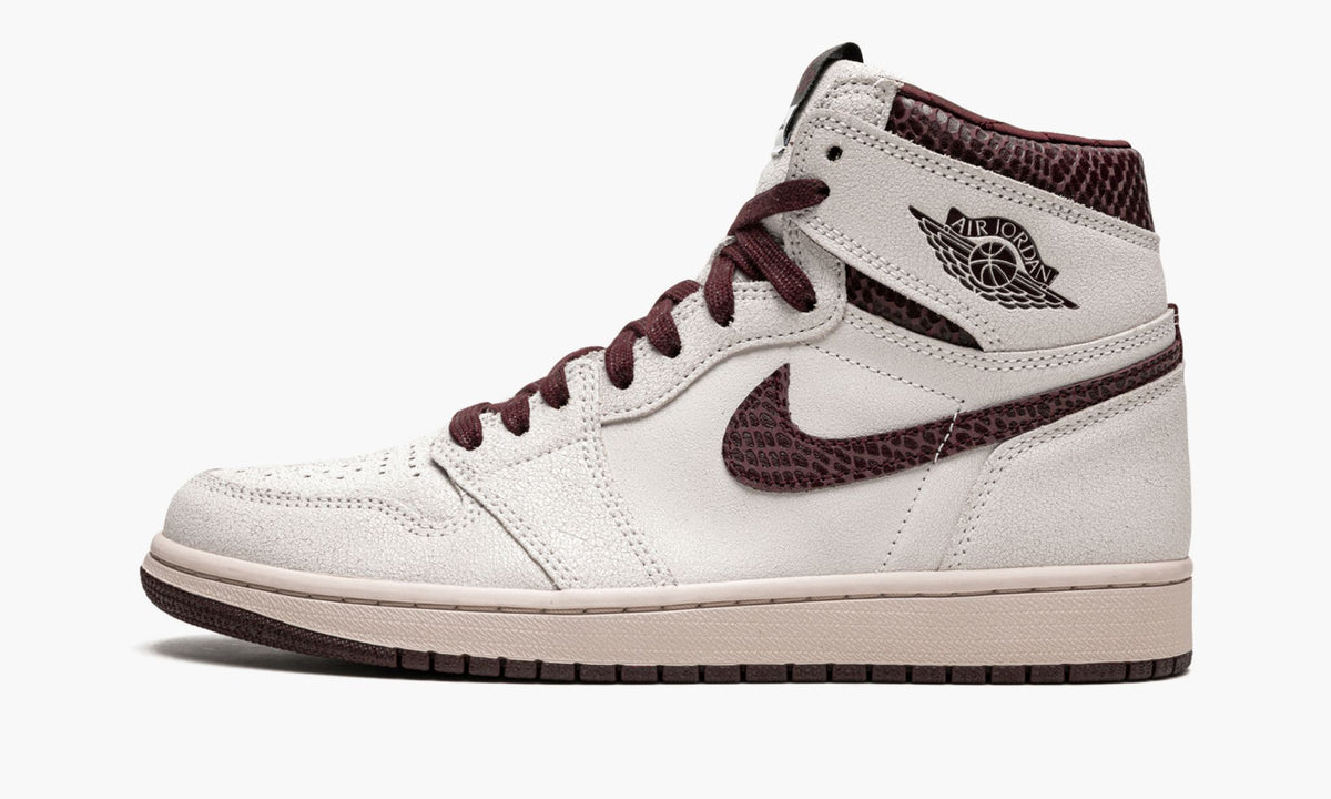 AIR JORDAN 1 HIGH OG "A Ma Maniere x" - Angle View 2