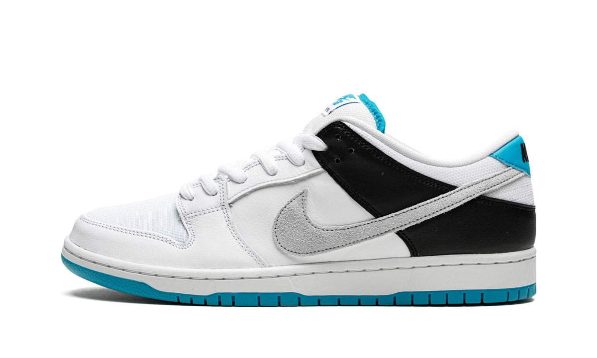 SB Dunk Low "Laser Blue" - View 2