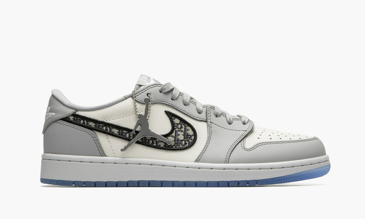 Dior x Air Jordan 1 Low ‘White Grey’ - Angle View 8