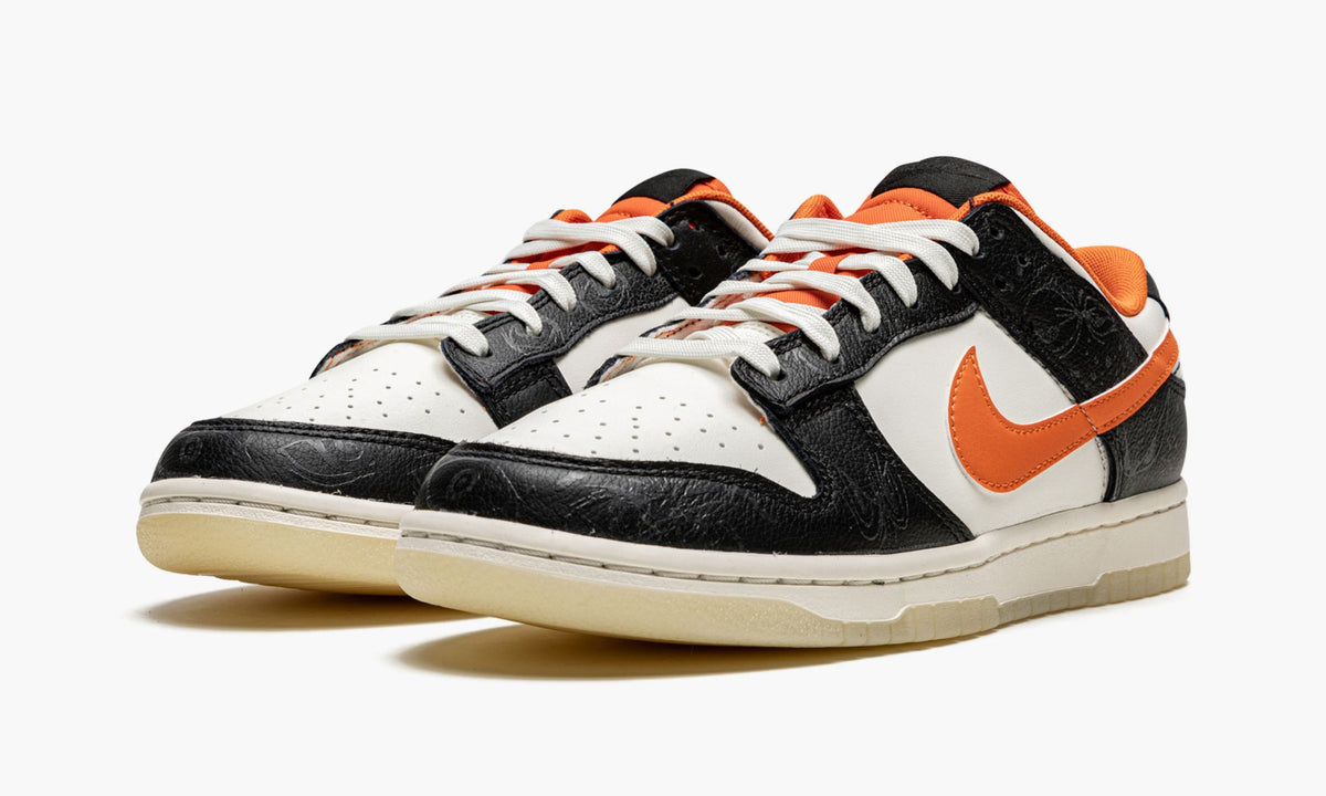 Dunk Low Retro PRM "Halloween" - View 3
