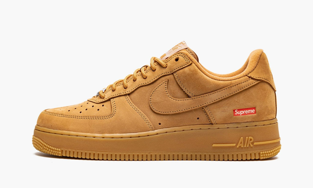 Air Force 1 Low SP "Supreme - Wheat" - Angle View 2