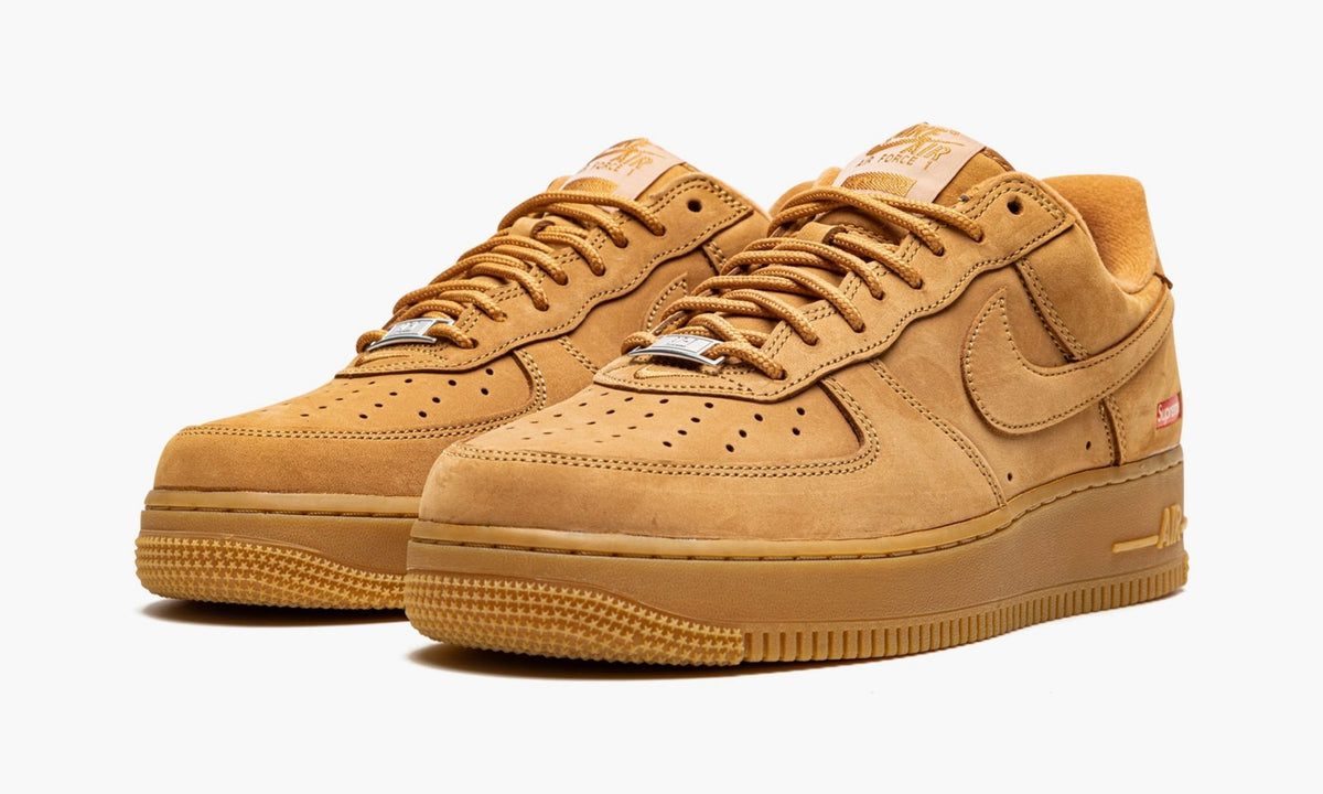 Air Force 1 Low SP "Supreme - Wheat" - Angle View 3