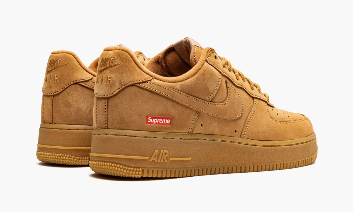 Air Force 1 Low SP "Supreme - Wheat" - Angle View 4