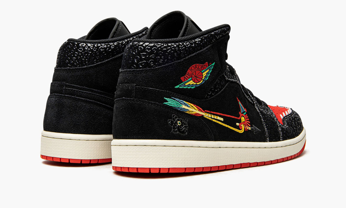 Air Jordan 1 Mid SE "Siempre Familia" - Angle View 4