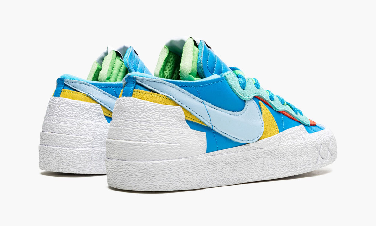 Blazer Low "Sacai - Kaws Blue" - View 4