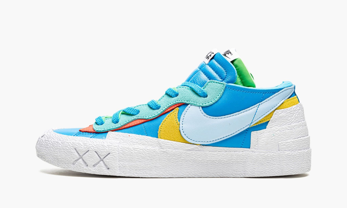 Blazer Low "Sacai - Kaws Blue" - View 2