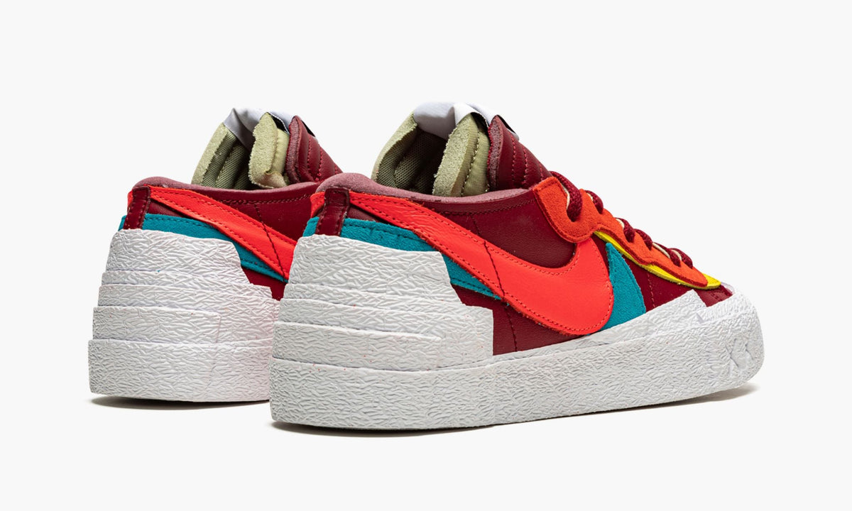 Blazer Low "Sacai - Kaws Red" - View 4