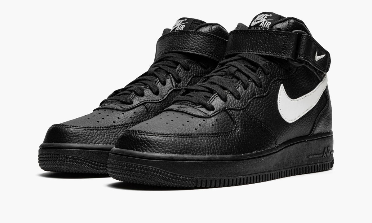 AIR FORCE 1 MID 07 "Black / Sail" - Angle View 3