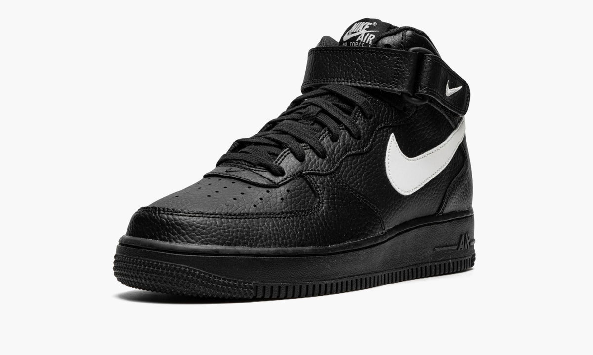 AIR FORCE 1 MID 07 "Black / Sail" - Angle View 5