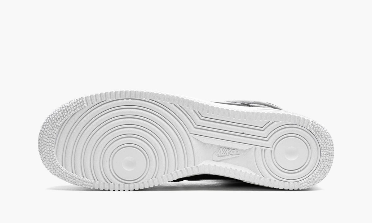 Air Force 1 High '07 "Black / White" - Angle View 6