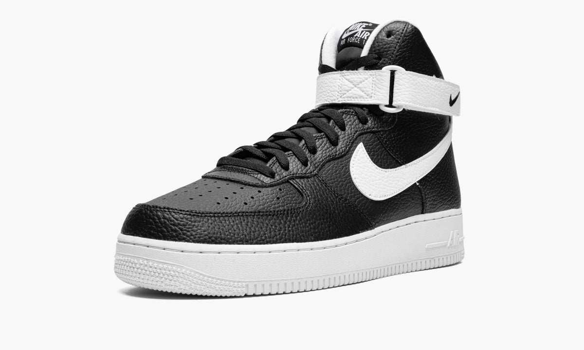 Air Force 1 High '07 "Black / White" - Angle View 5