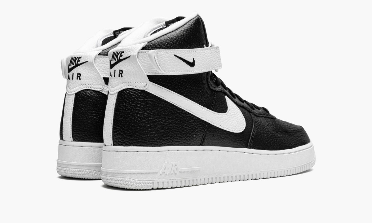 Air Force 1 High '07 "Black / White" - Angle View 4